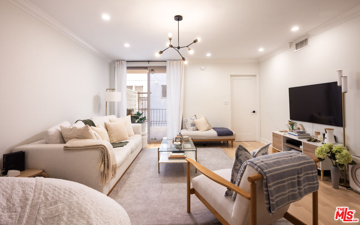 1000 S Westgate Ave Unit: 216
