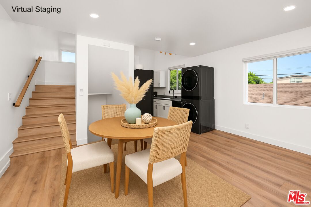 667 Brooks Ave Unit: 3