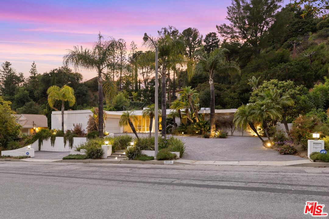 15515 Hamner Dr
