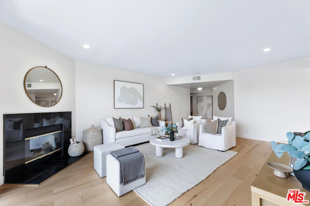 9880 Vidor Dr Unit: 104