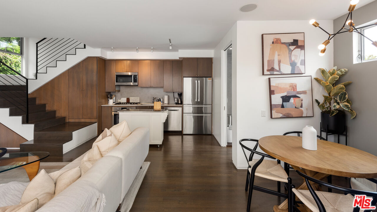 705 Sunset Ave Unit: 1/4