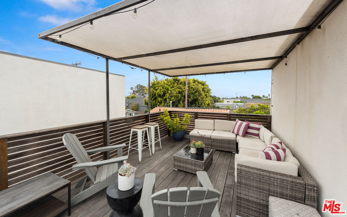 705 Sunset Ave Unit: 1/4