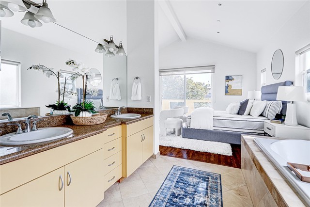 602 N Juanita AVE Unit: A