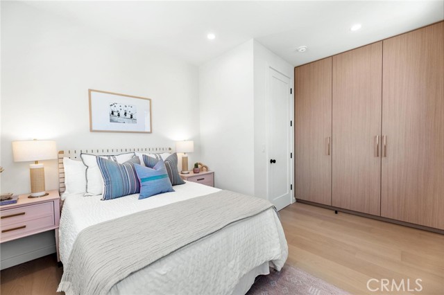 2206 Gates AVE Unit: A