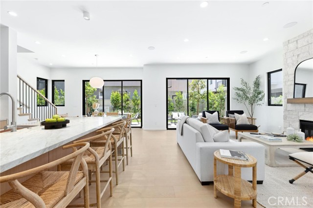 2206 Gates AVE Unit: A