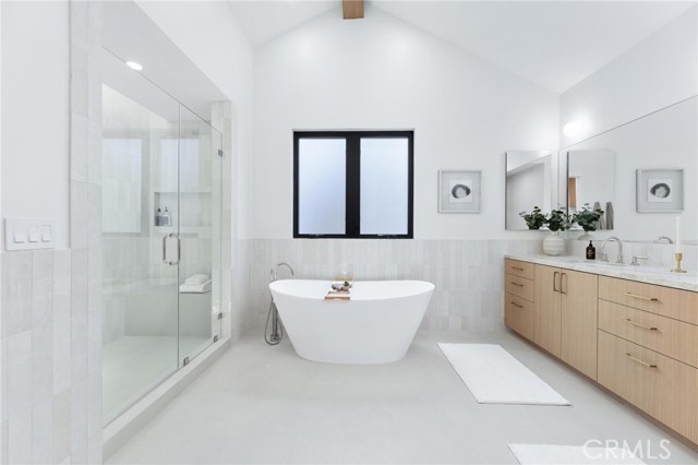 2206 Gates AVE Unit: A
