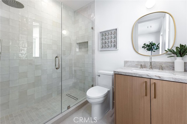 2206 Gates AVE Unit: A