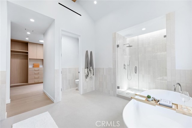 2206 Gates AVE Unit: A