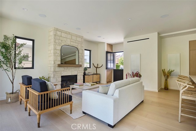 2206 Gates AVE Unit: A