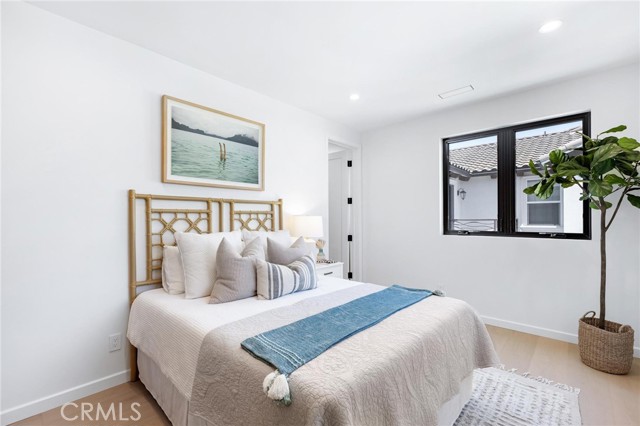 2206 Gates AVE Unit: A