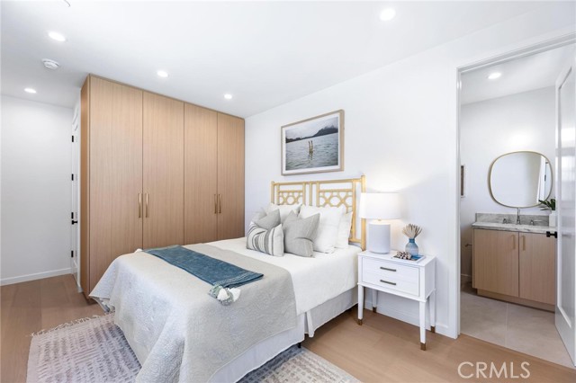 2206 Gates AVE Unit: A