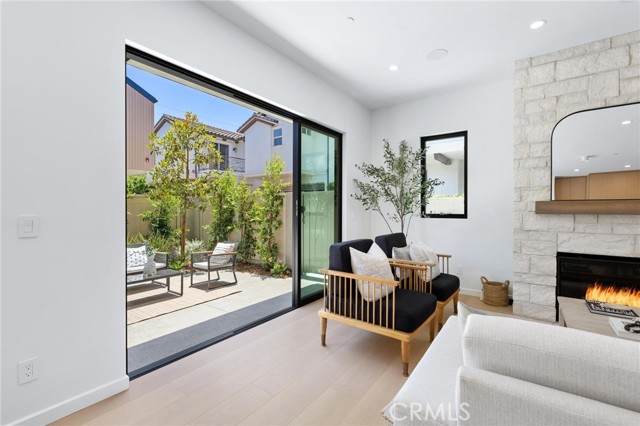 2206 Gates AVE Unit: A