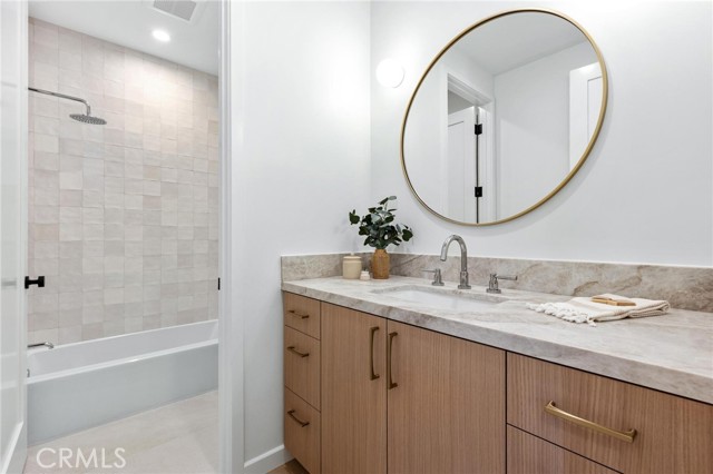 2206 Gates AVE Unit: A