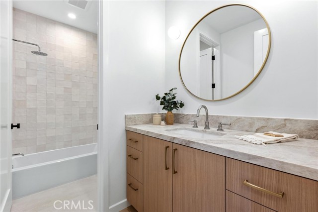 2206 Gates AVE Unit: A