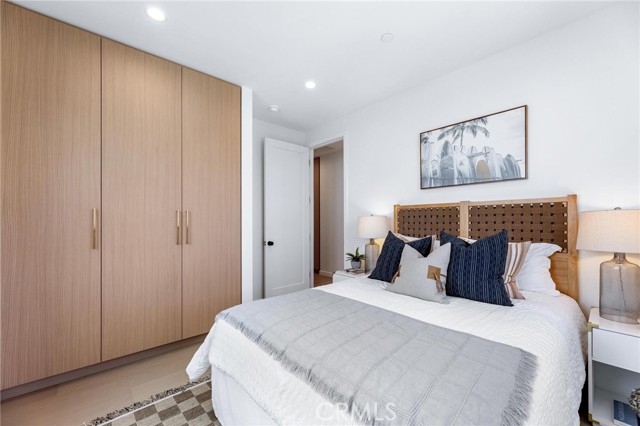 2206 Gates AVE Unit: A
