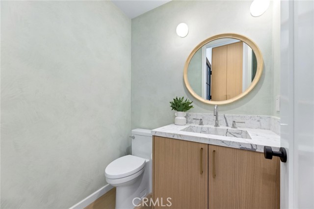 2206 Gates AVE Unit: A