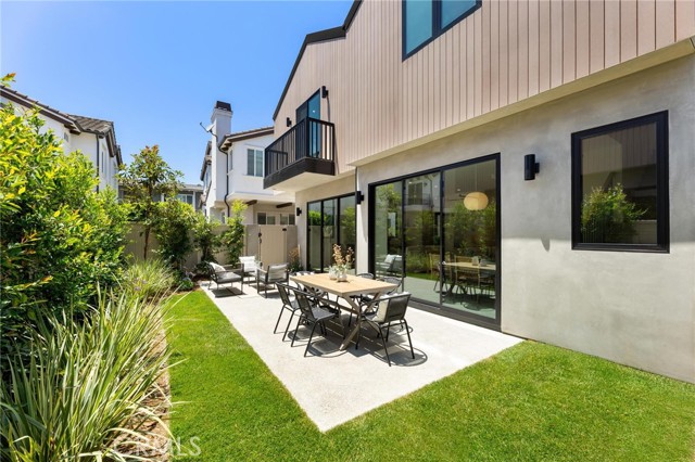 2206 Gates AVE Unit: A