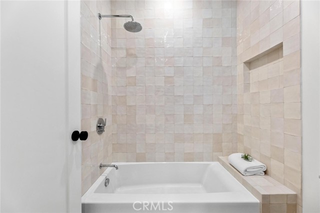 2206 Gates AVE Unit: A