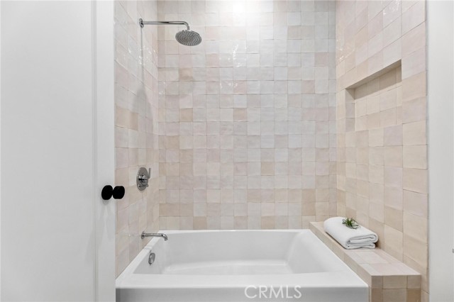 2206 Gates AVE Unit: A