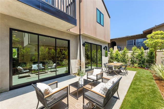 2206 Gates AVE Unit: A