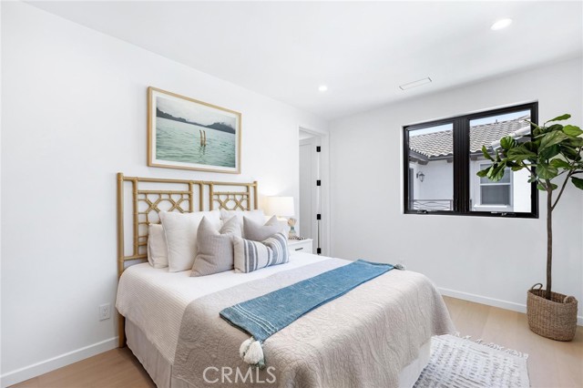 2206 Gates AVE Unit: A