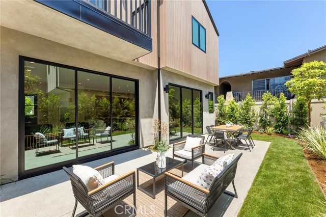2206 Gates AVE Unit: A
