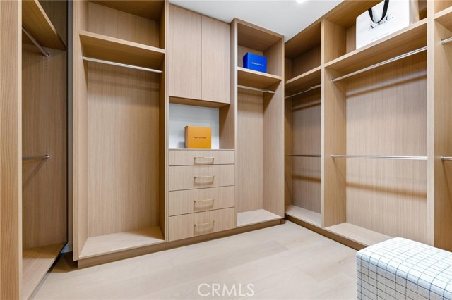 2206 Gates AVE Unit: B