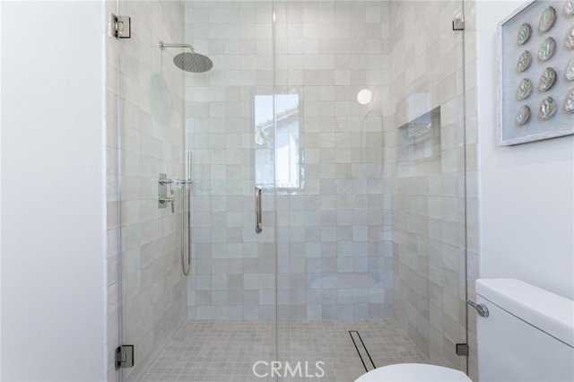 2206 Gates AVE Unit: B