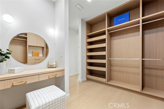 2206 Gates AVE Unit: B
