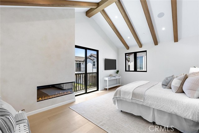 2206 Gates AVE Unit: B