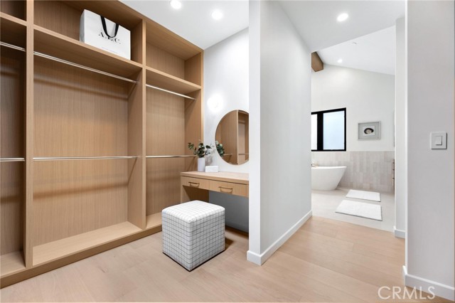 2206 Gates AVE Unit: B
