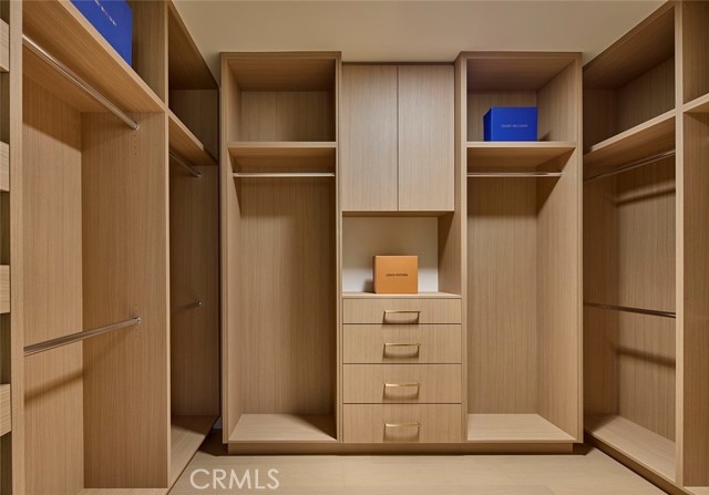 2206 Gates AVE Unit: B
