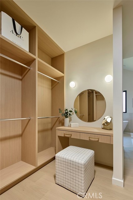 2206 Gates AVE Unit: B
