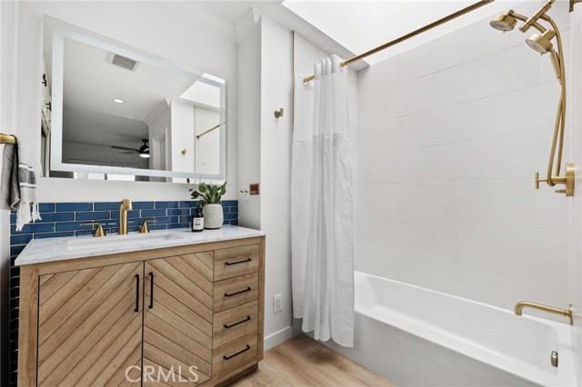 2518 Curtis Ave Unit: 3