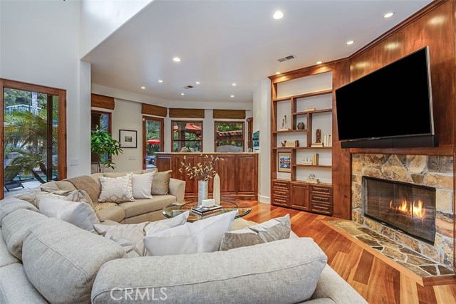 1807 Valley Park AVE