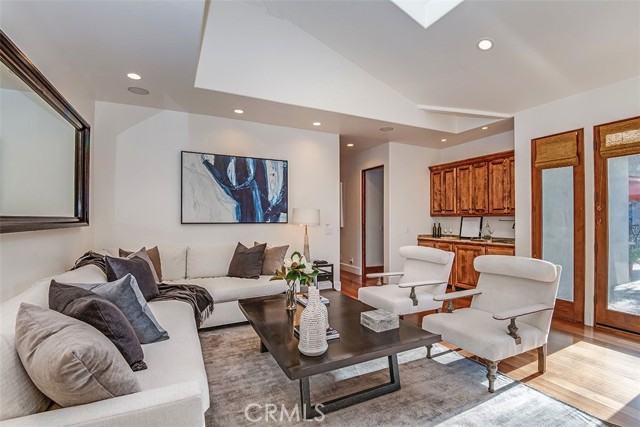 1807 Valley Park AVE