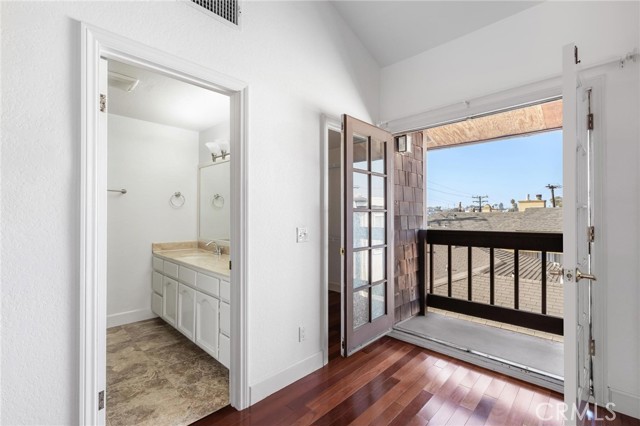 1515 Artesia Unit: 2