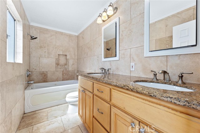 1421 12th ST Unit: 4