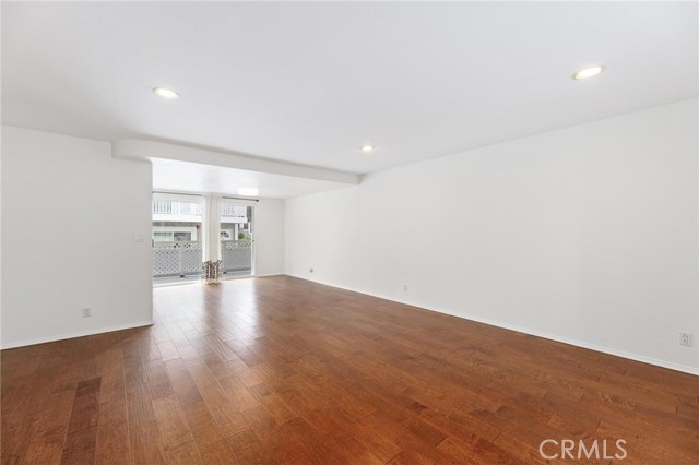 1421 12th ST Unit: 4