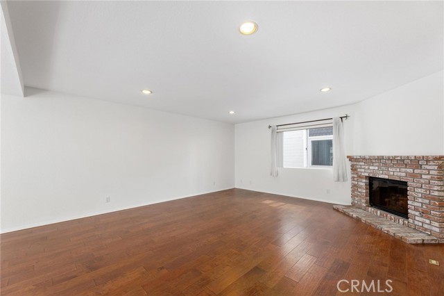 1421 12th ST Unit: 4