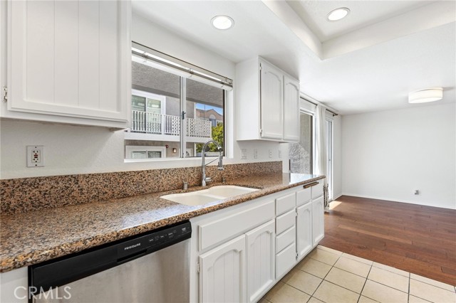 1421 12th ST Unit: 4