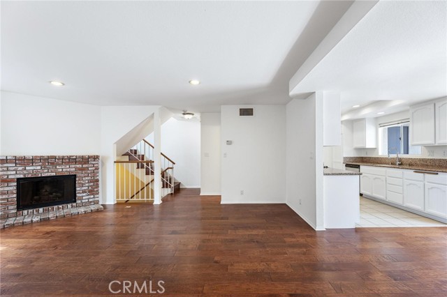 1421 12th ST Unit: 4