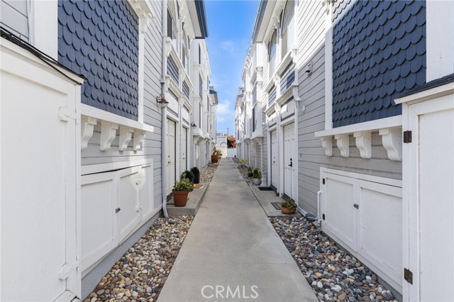 1421 12th ST Unit: 4