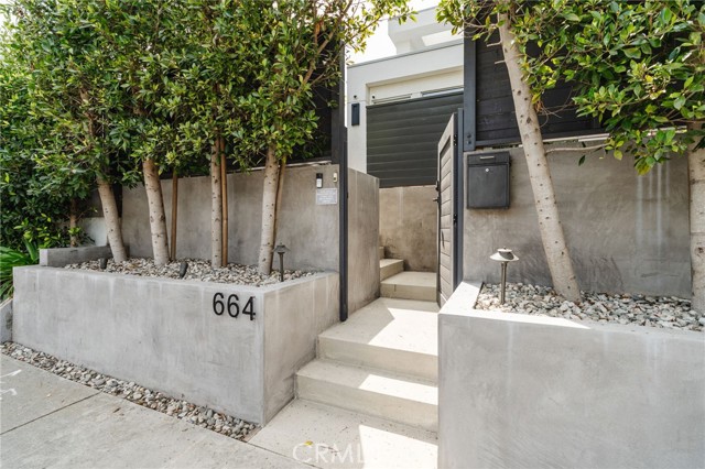 664 Rosecrans AVE