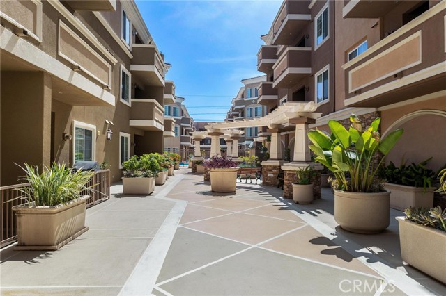 2750 Artesia Unit: 458