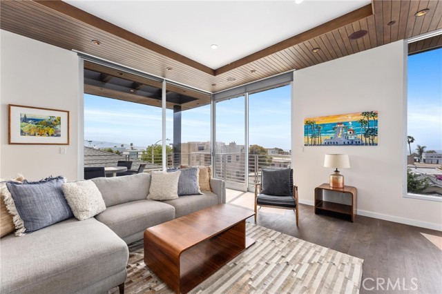 726 Loma DR