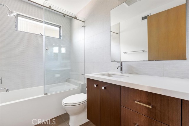 726 Loma DR