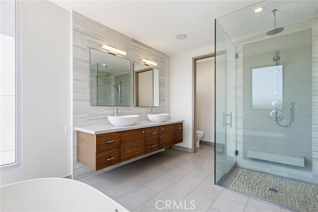 726 Loma DR
