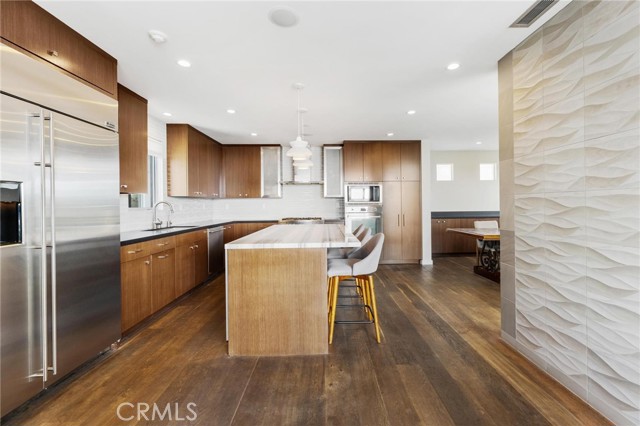 726 Loma DR