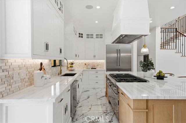 2126 Havemeyer LN